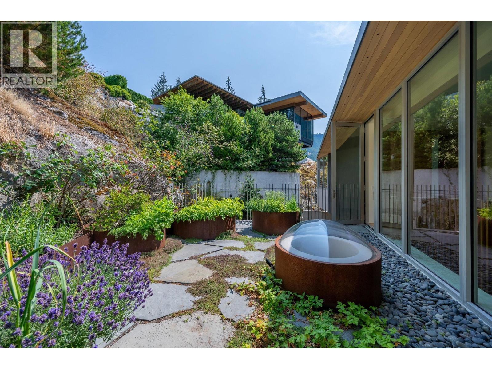 38574 HIGH CREEK DRIVE, Squamish