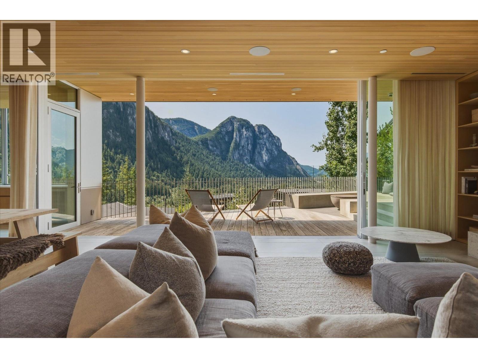 38574 HIGH CREEK DRIVE, Squamish