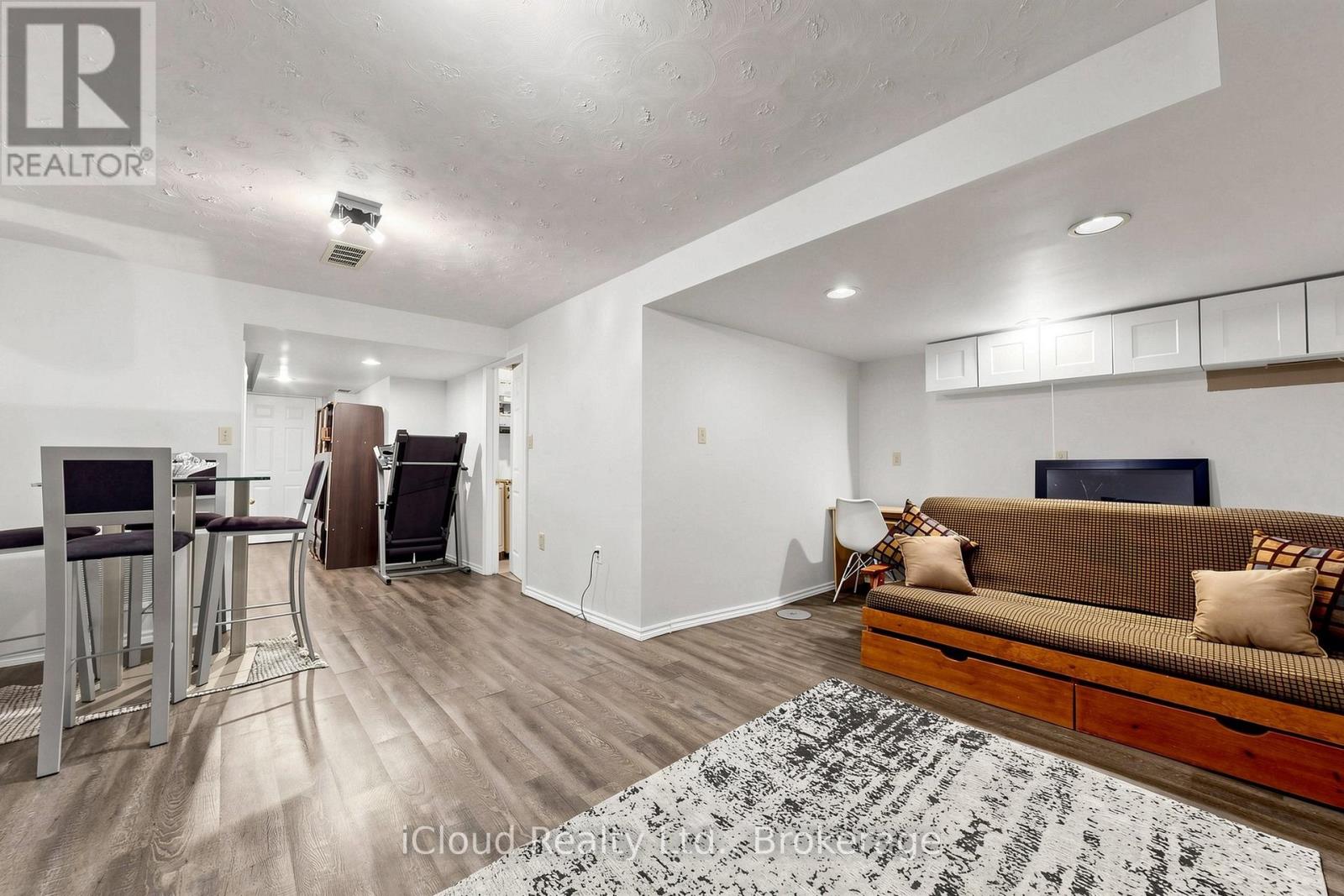 #16 1 ROYALWOOD COURT - 37