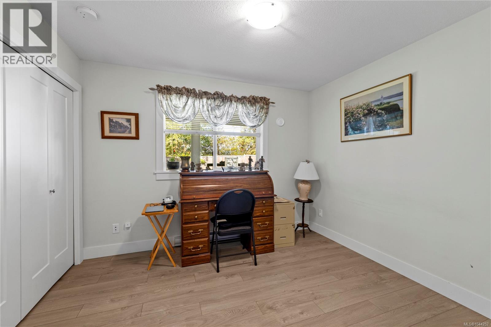 513 Martina Way - 19
