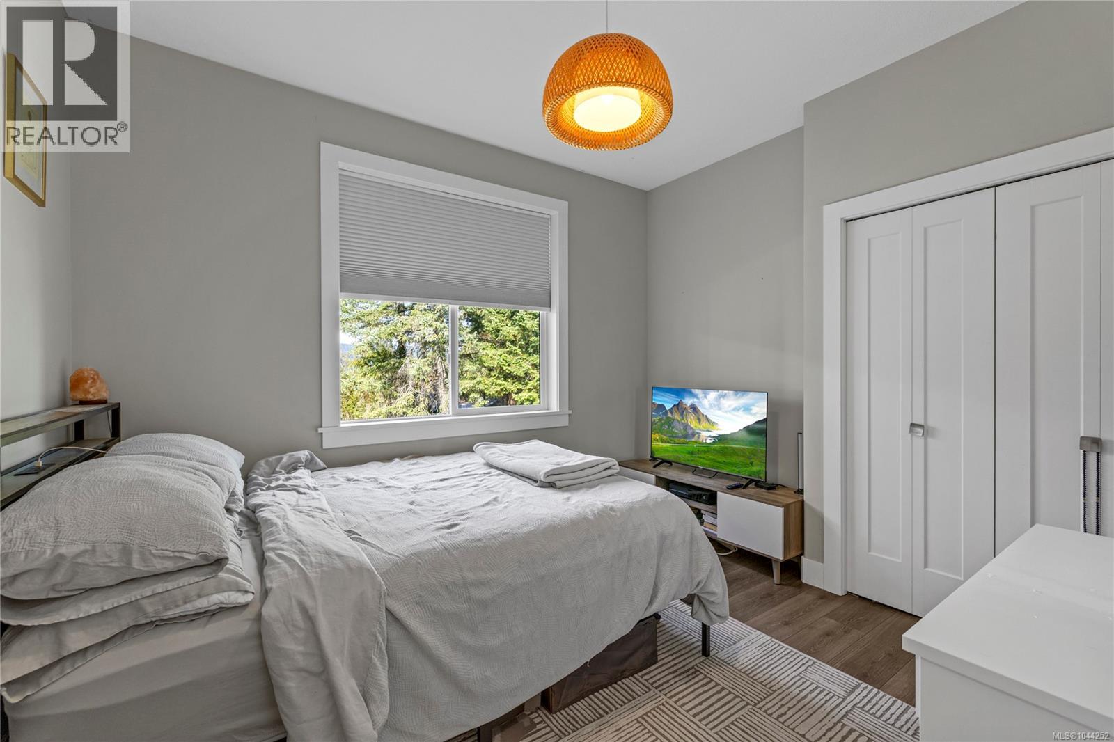 513 Martina Way - Image 6