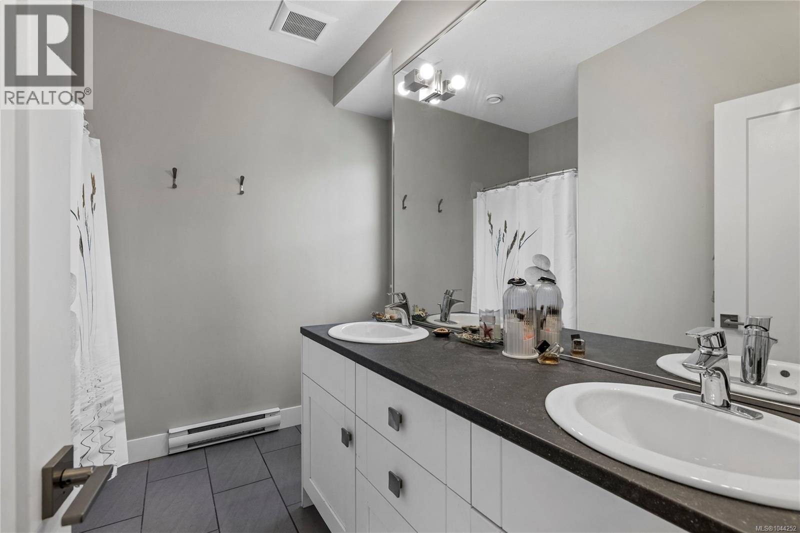513 Martina Way - 8