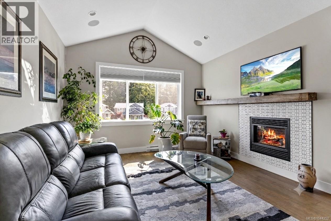 513 Martina Way - 4