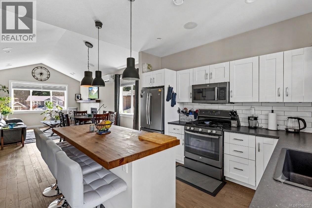 513 Martina Way - Image 34