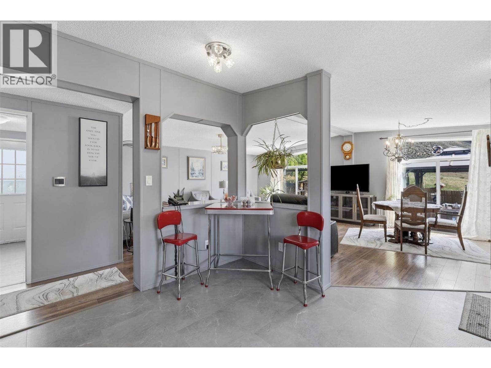 35-3099 Shuswap Road - 16