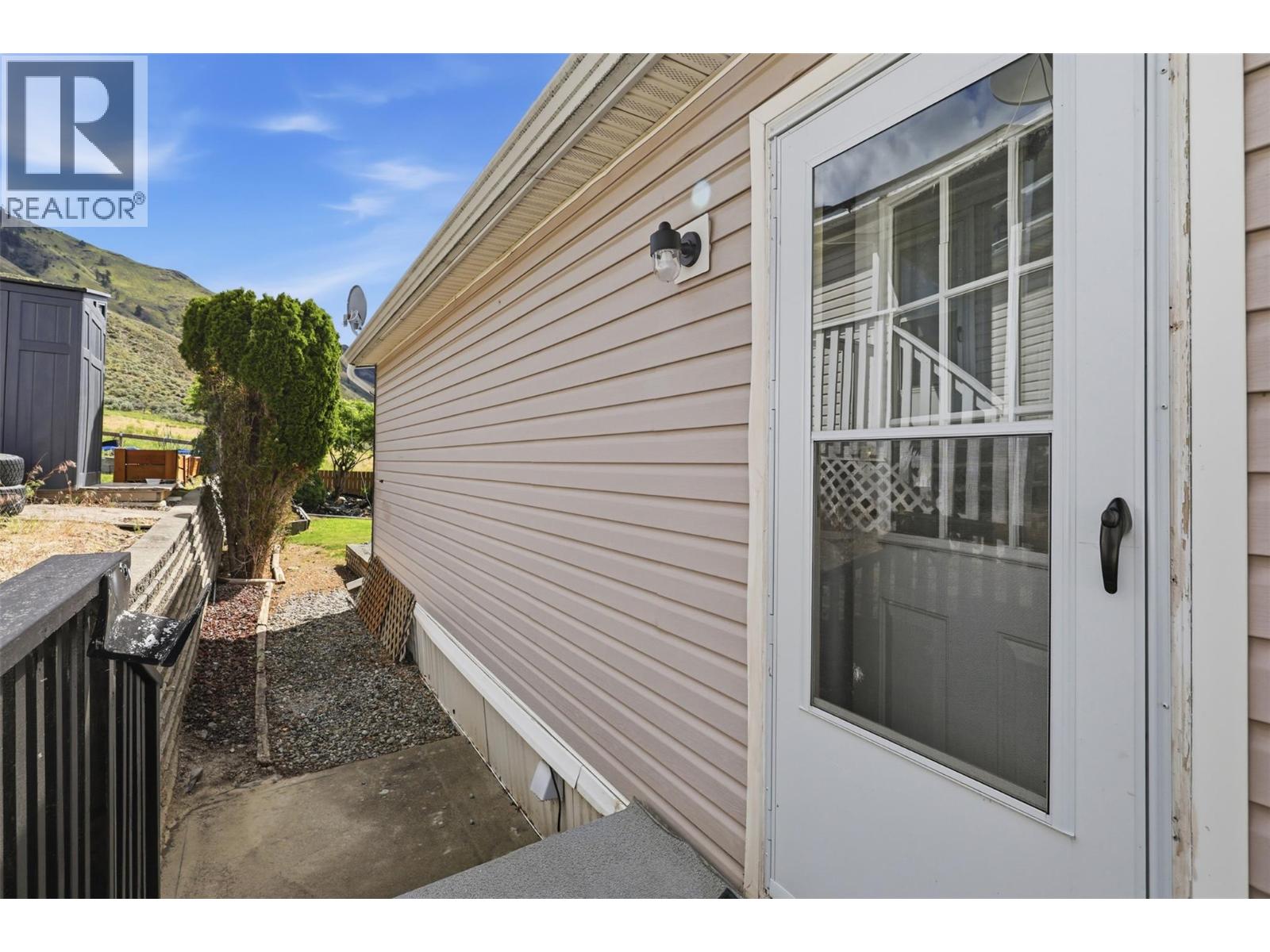 35-3099 Shuswap Road - 37