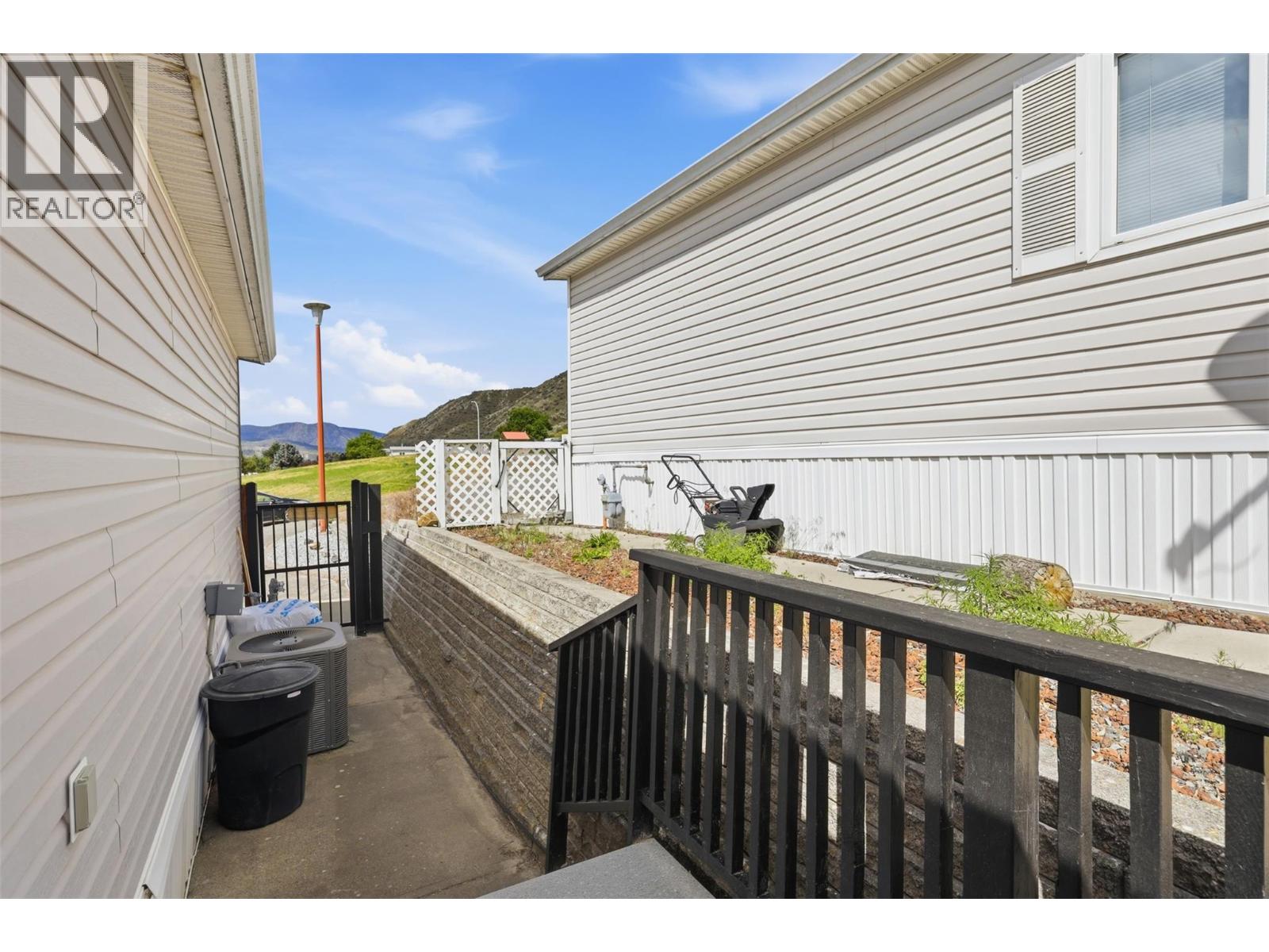 35-3099 Shuswap Road - 36
