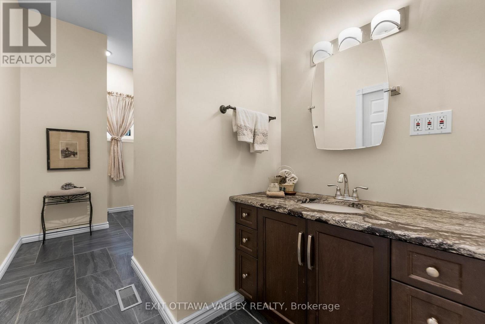 740 WALFORD ROAD - Image 32