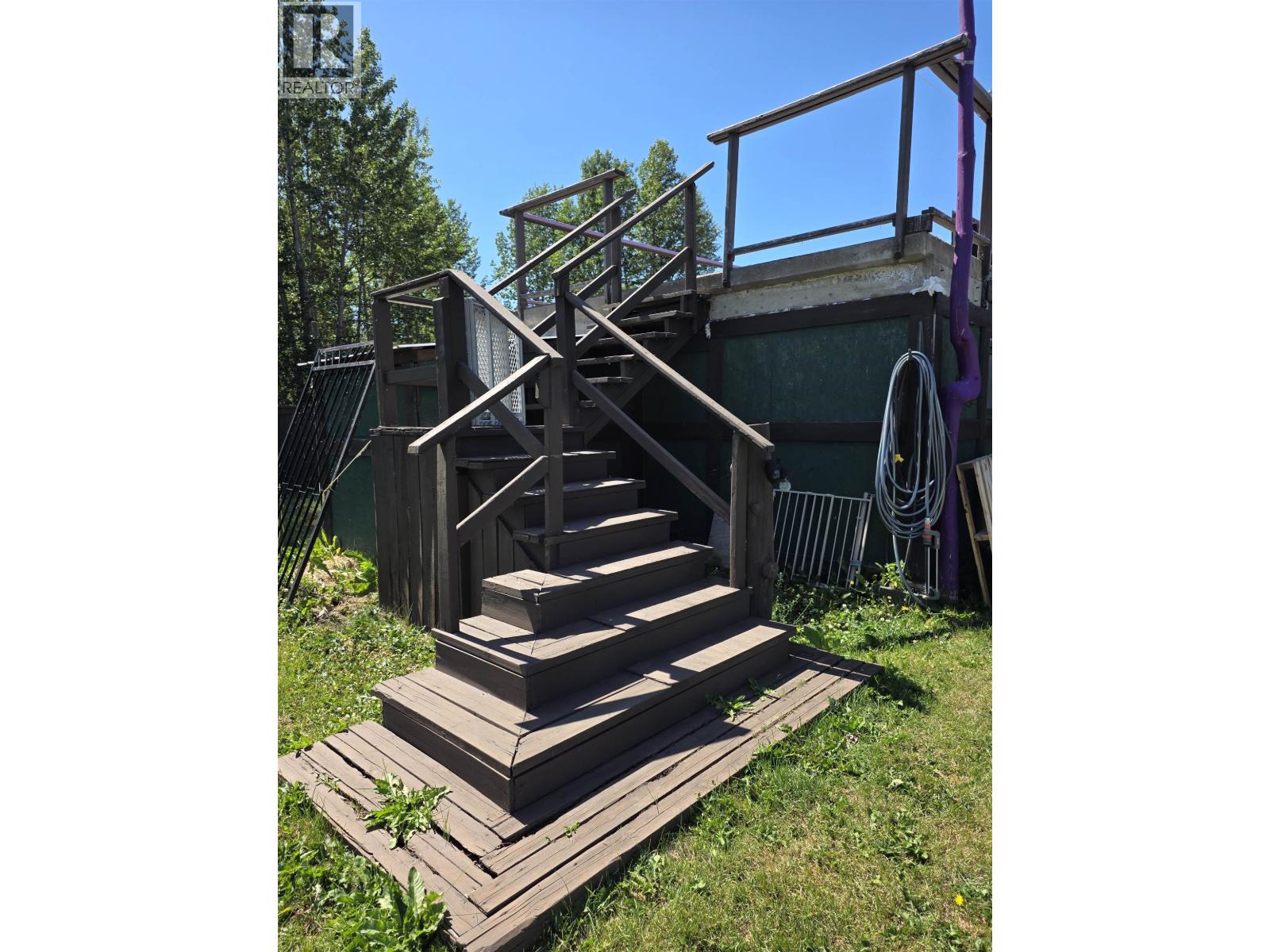 15 HARMON CRESCENT - 25