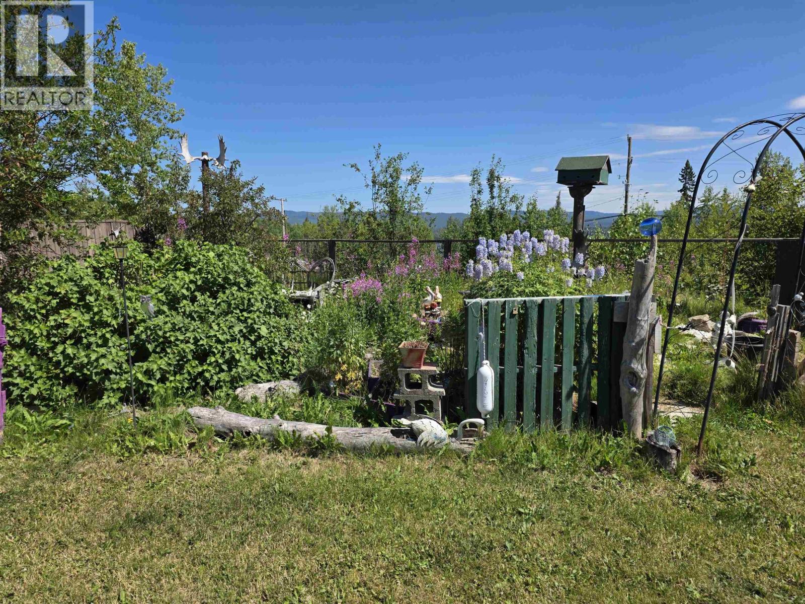 15 HARMON CRESCENT - 33