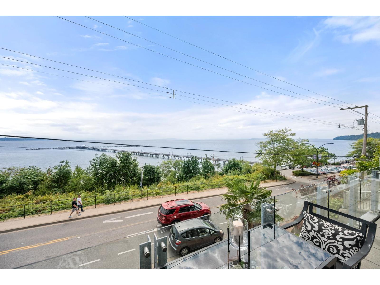 201 15097 MARINE DRIVE, White Rock