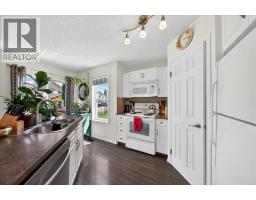 194 Everoak Gardens SW - photo 9