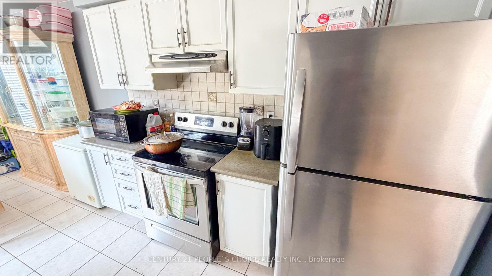 20 BELINDA DRIVE - 9