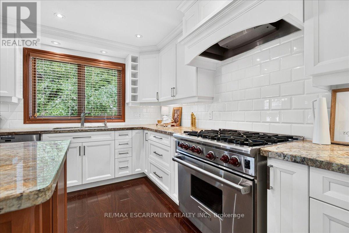 339 KINGSWAY PLACE - Image 12