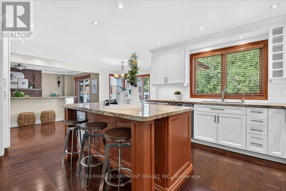 339 KINGSWAY PLACE - Image 13