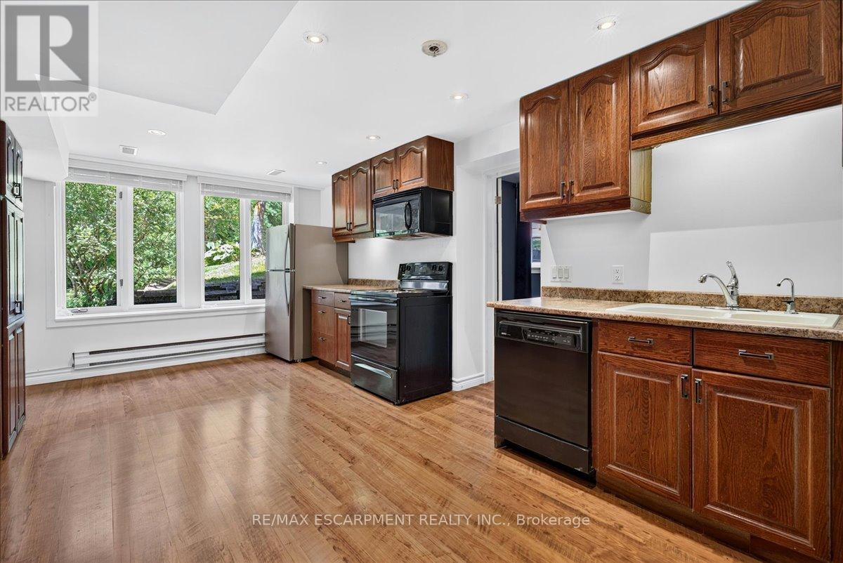 339 KINGSWAY PLACE - Image 25
