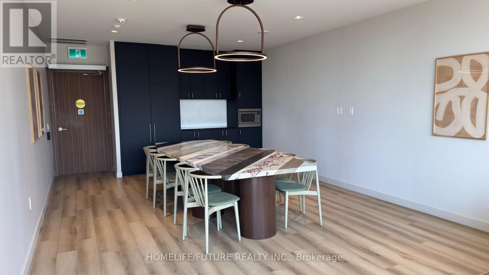#610 9 TECUMSETH STREET - 19