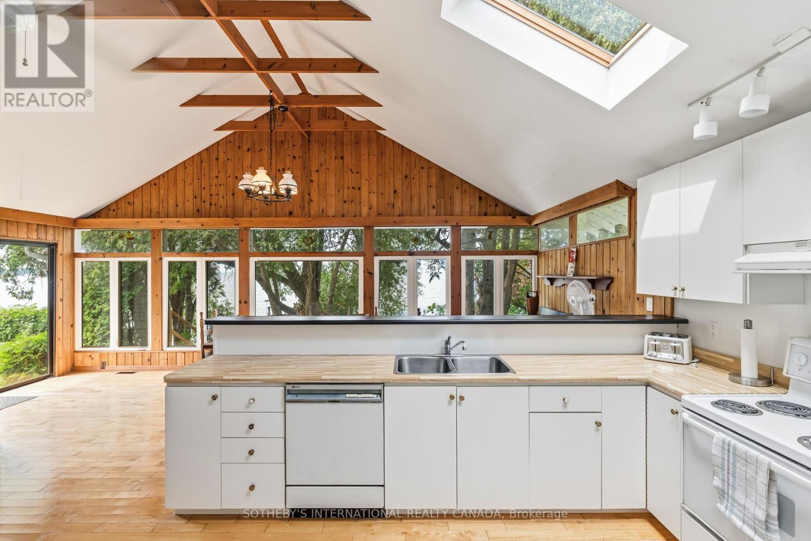 104 HEDGE ROAD - 19