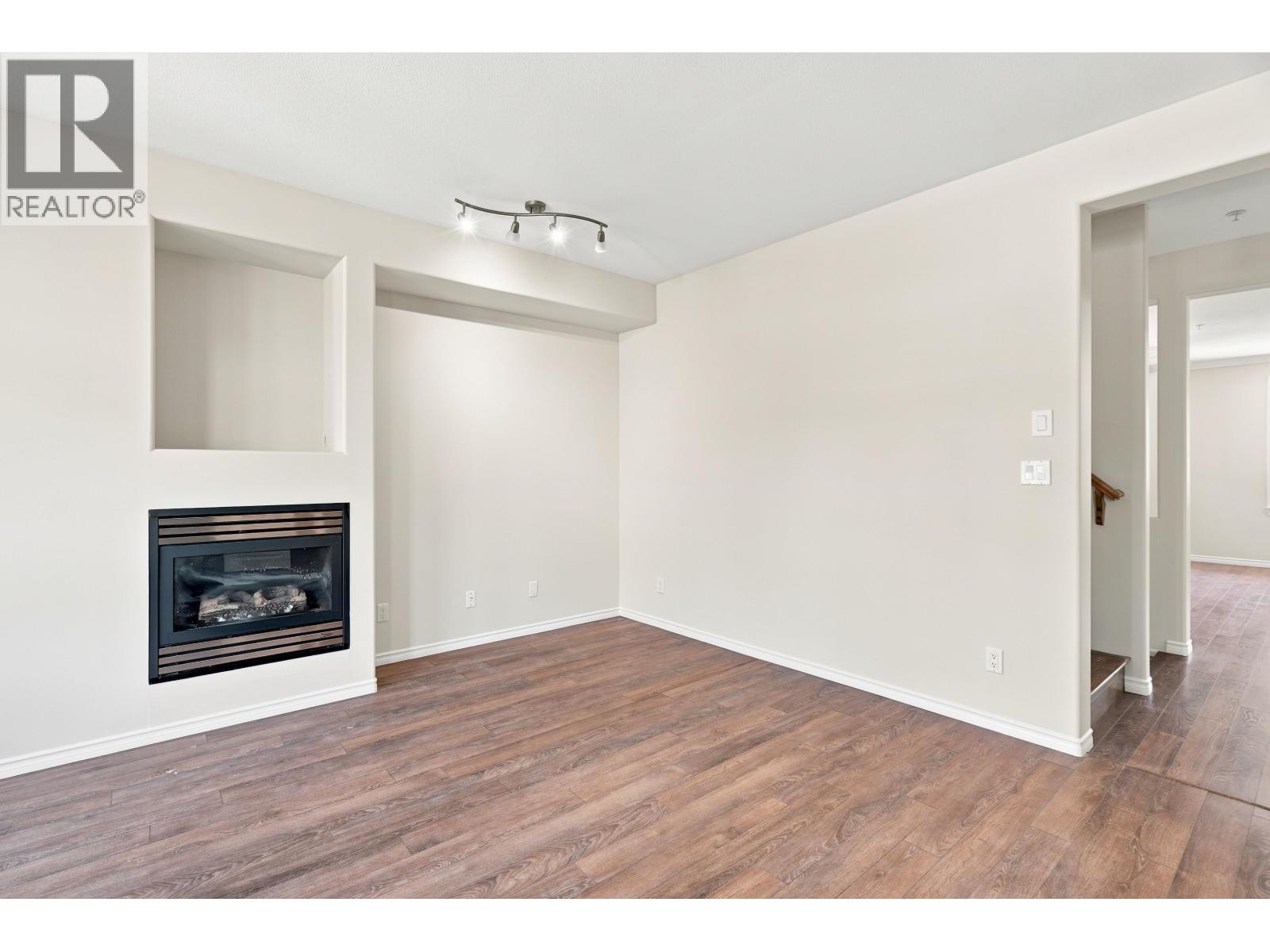 8 2281 ARGUE STREET, Port Coquitlam