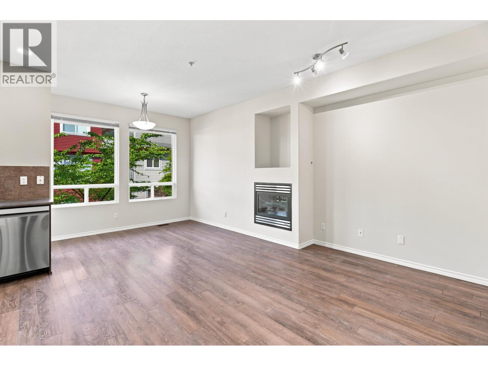 8 2281 ARGUE STREET, Port Coquitlam