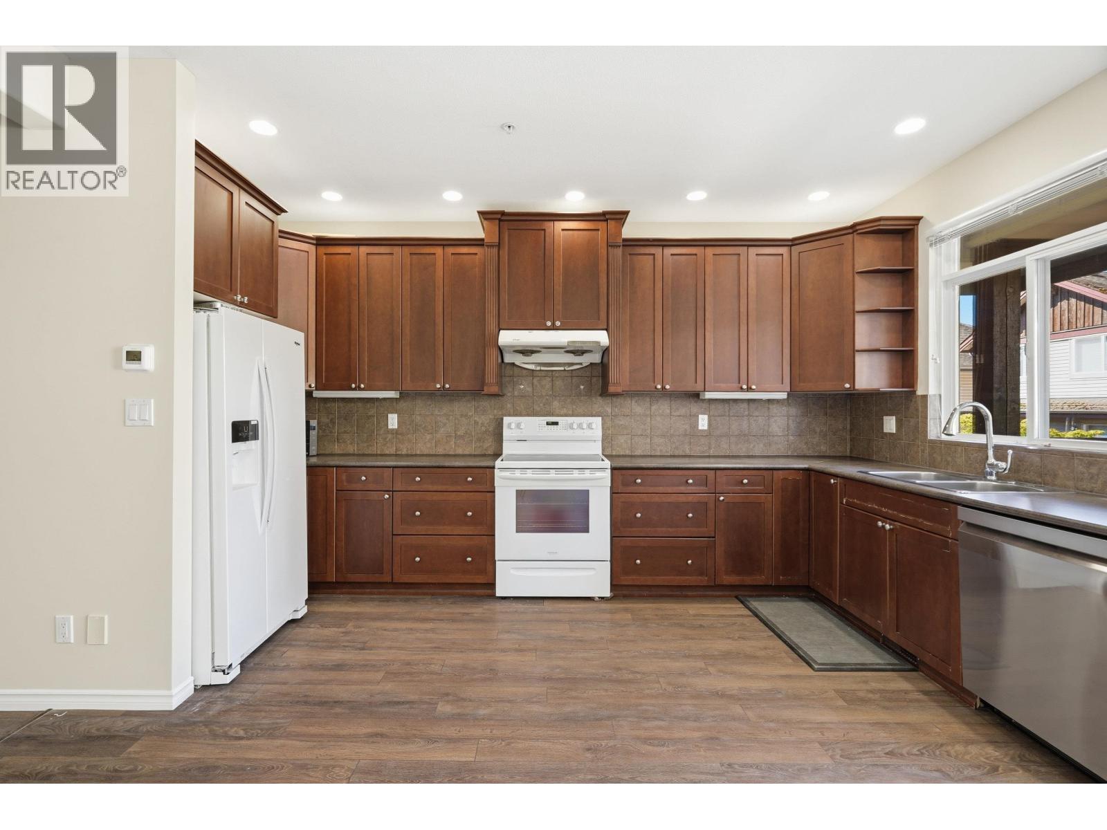 8 2281 ARGUE STREET, Port Coquitlam