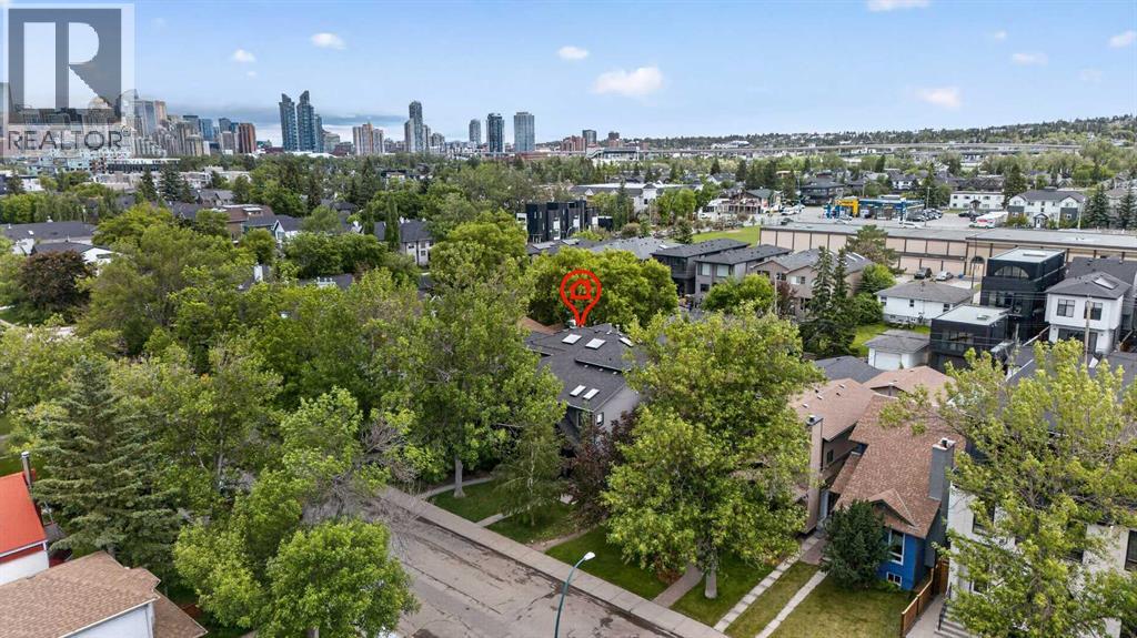 2219 2 Avenue NW, West Hillhurst, Calgary photo 2