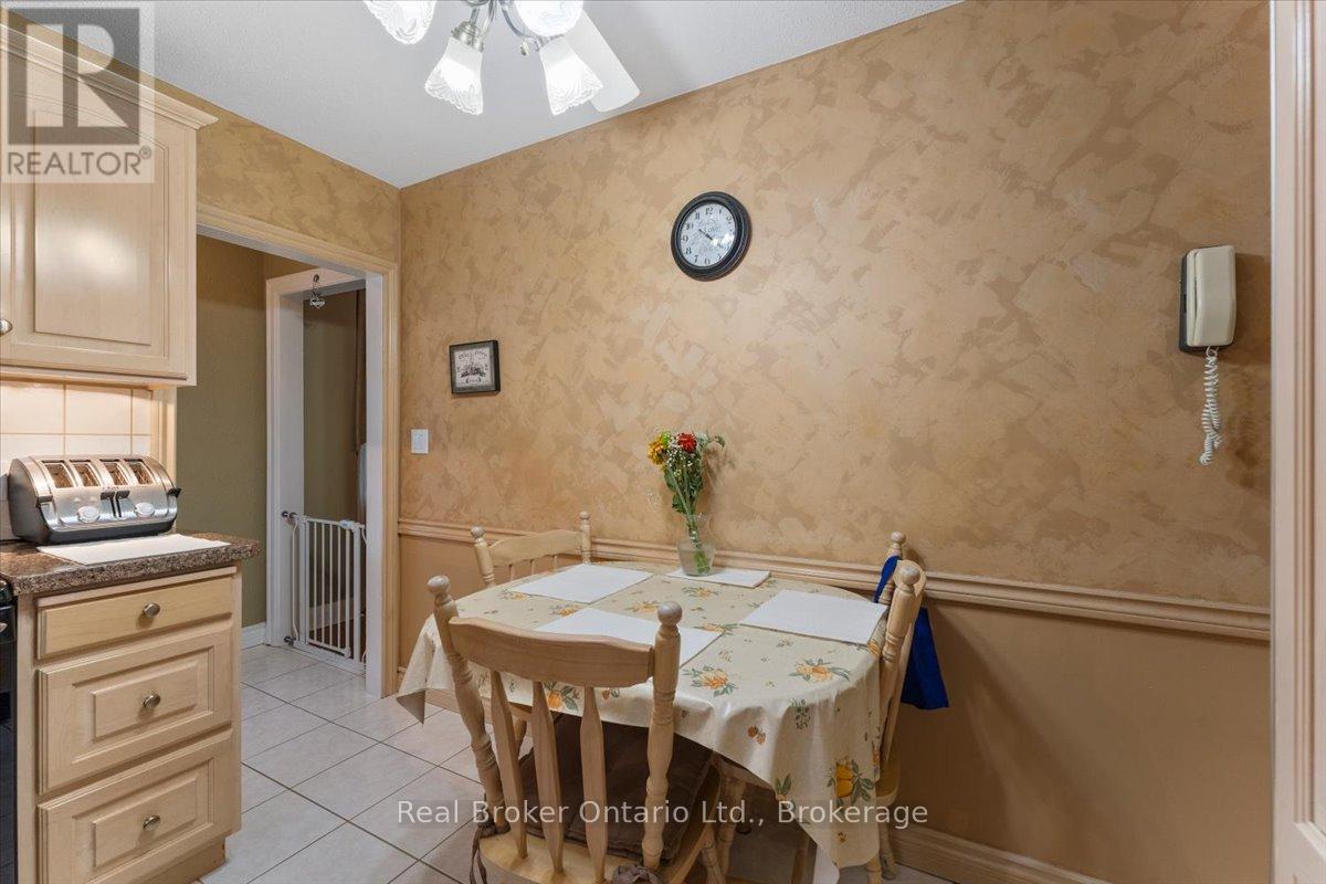 193 HUXLEY AVENUE S - 15