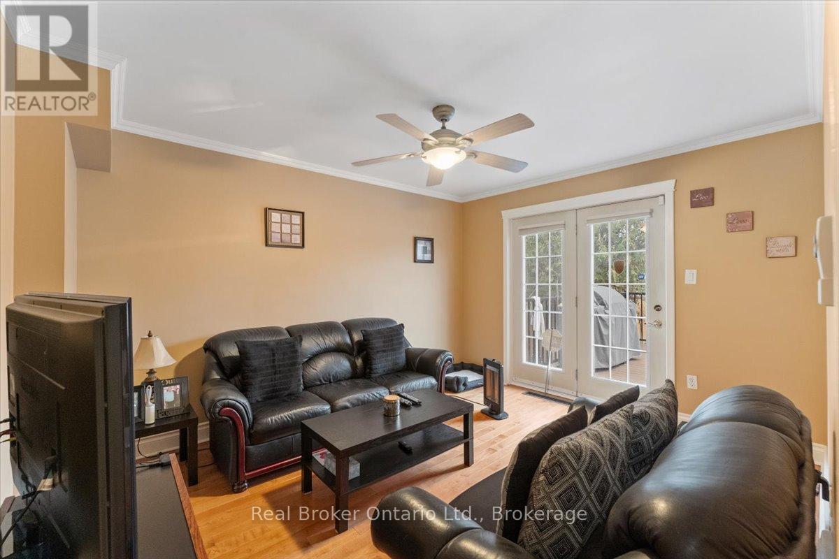 193 HUXLEY AVENUE S - 17