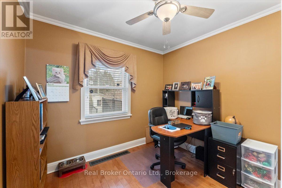 193 HUXLEY AVENUE S - 19