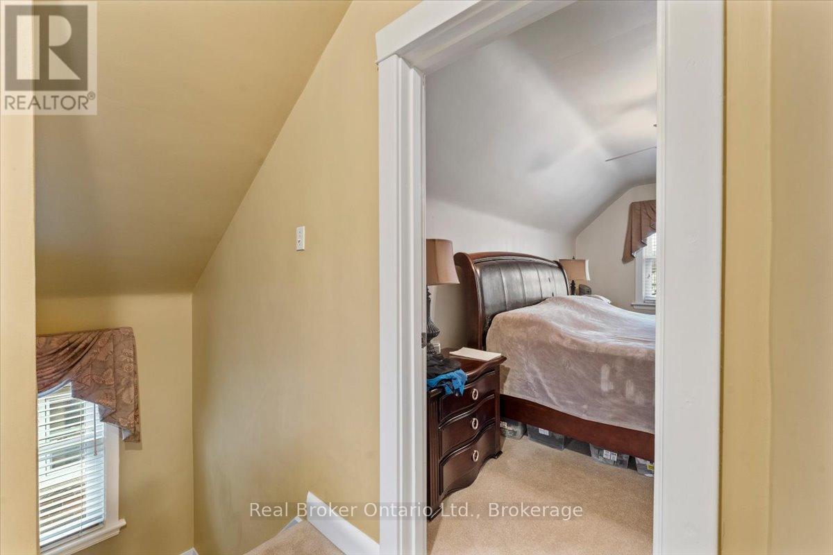 193 HUXLEY AVENUE S - 24