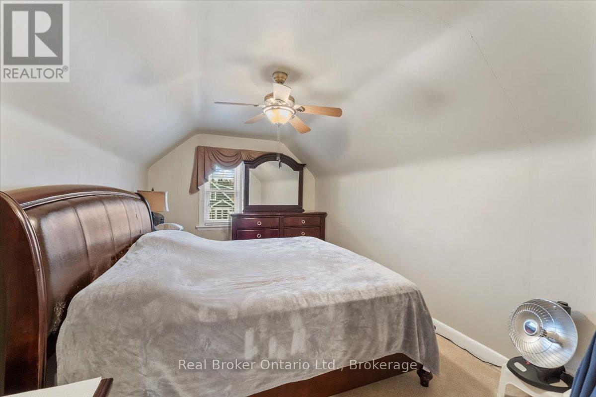 193 HUXLEY AVENUE S - 25