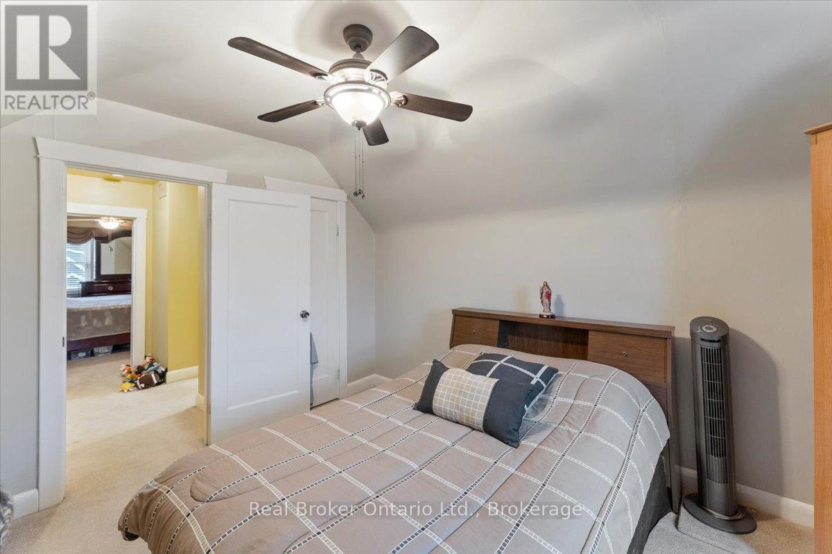 193 HUXLEY AVENUE S - 29