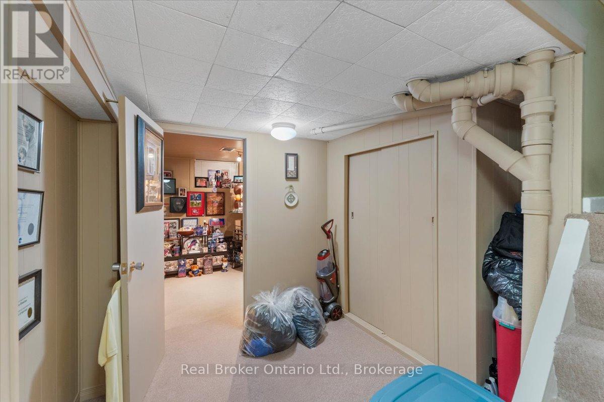 193 HUXLEY AVENUE S - 31