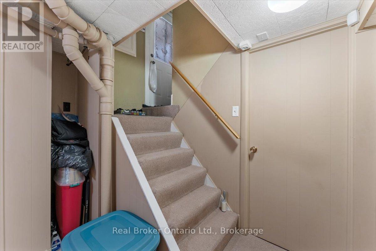 193 HUXLEY AVENUE S - 32