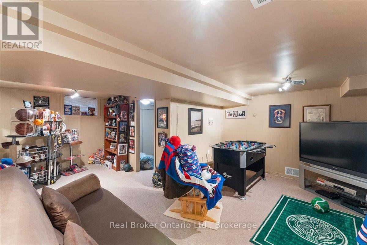 193 HUXLEY AVENUE S - 34