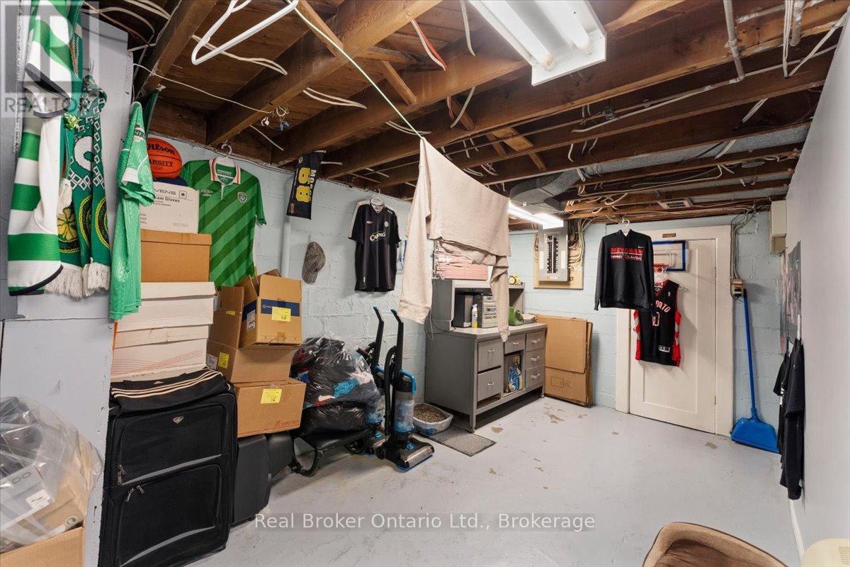 193 HUXLEY AVENUE S - 36