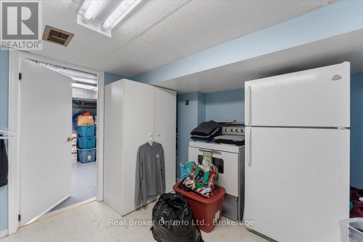 193 HUXLEY AVENUE S - 39