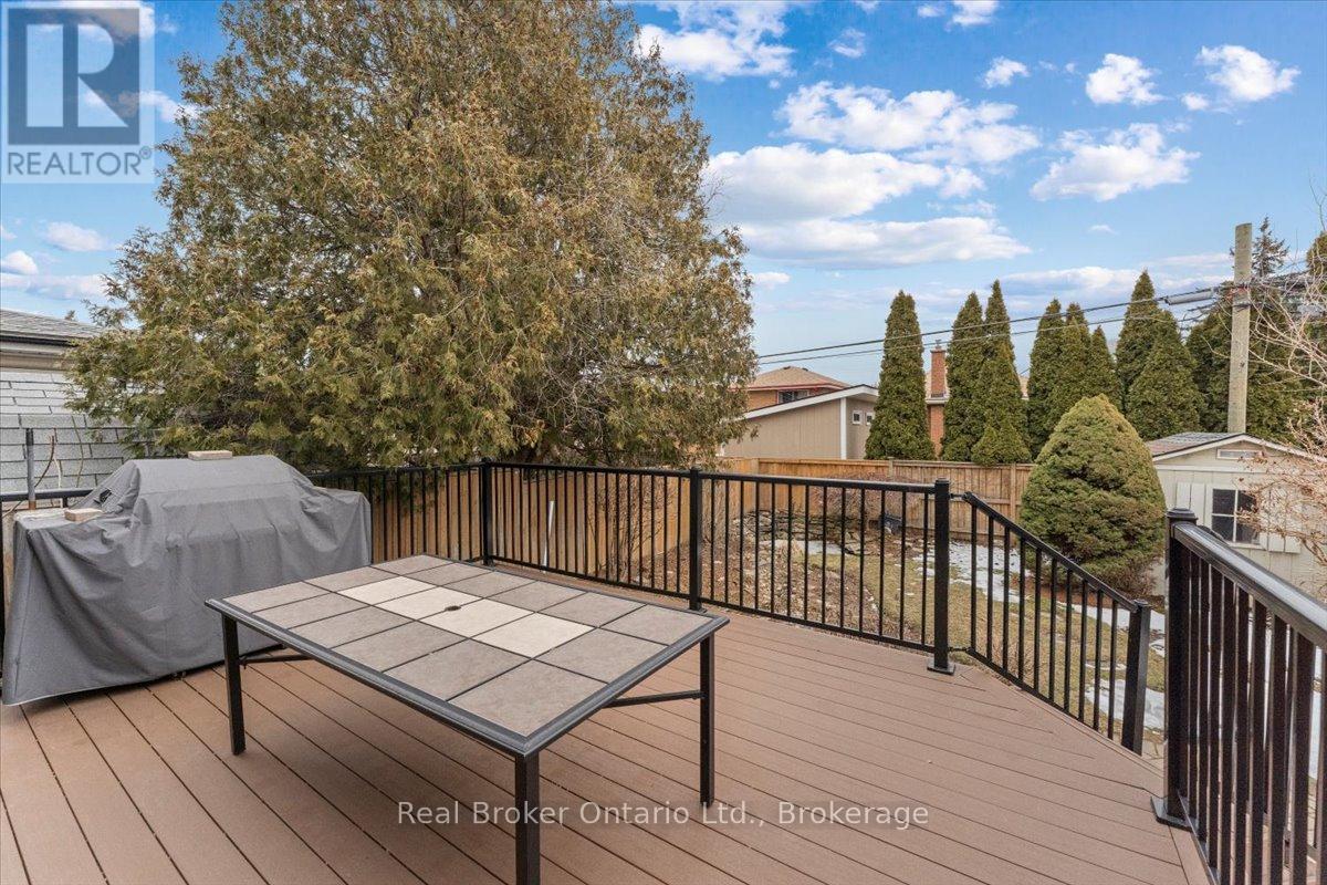 193 HUXLEY AVENUE S - 43