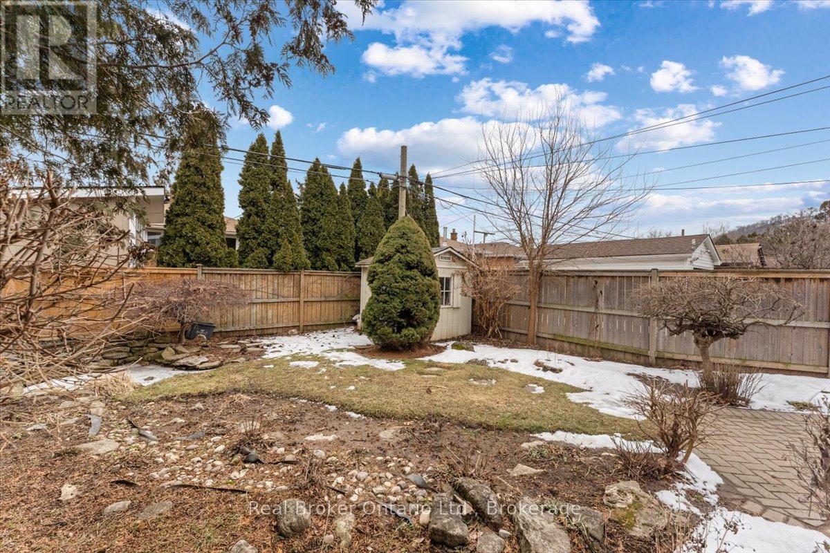 193 HUXLEY AVENUE S - 50