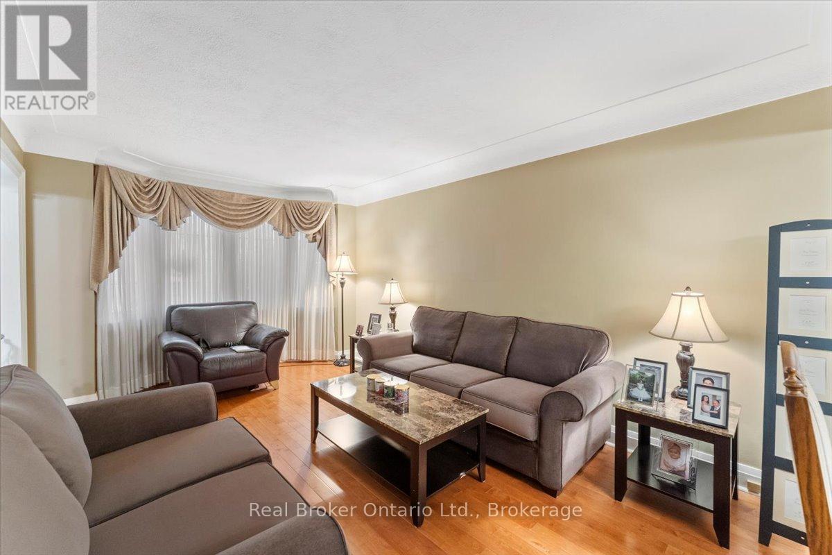 193 HUXLEY AVENUE S - 8