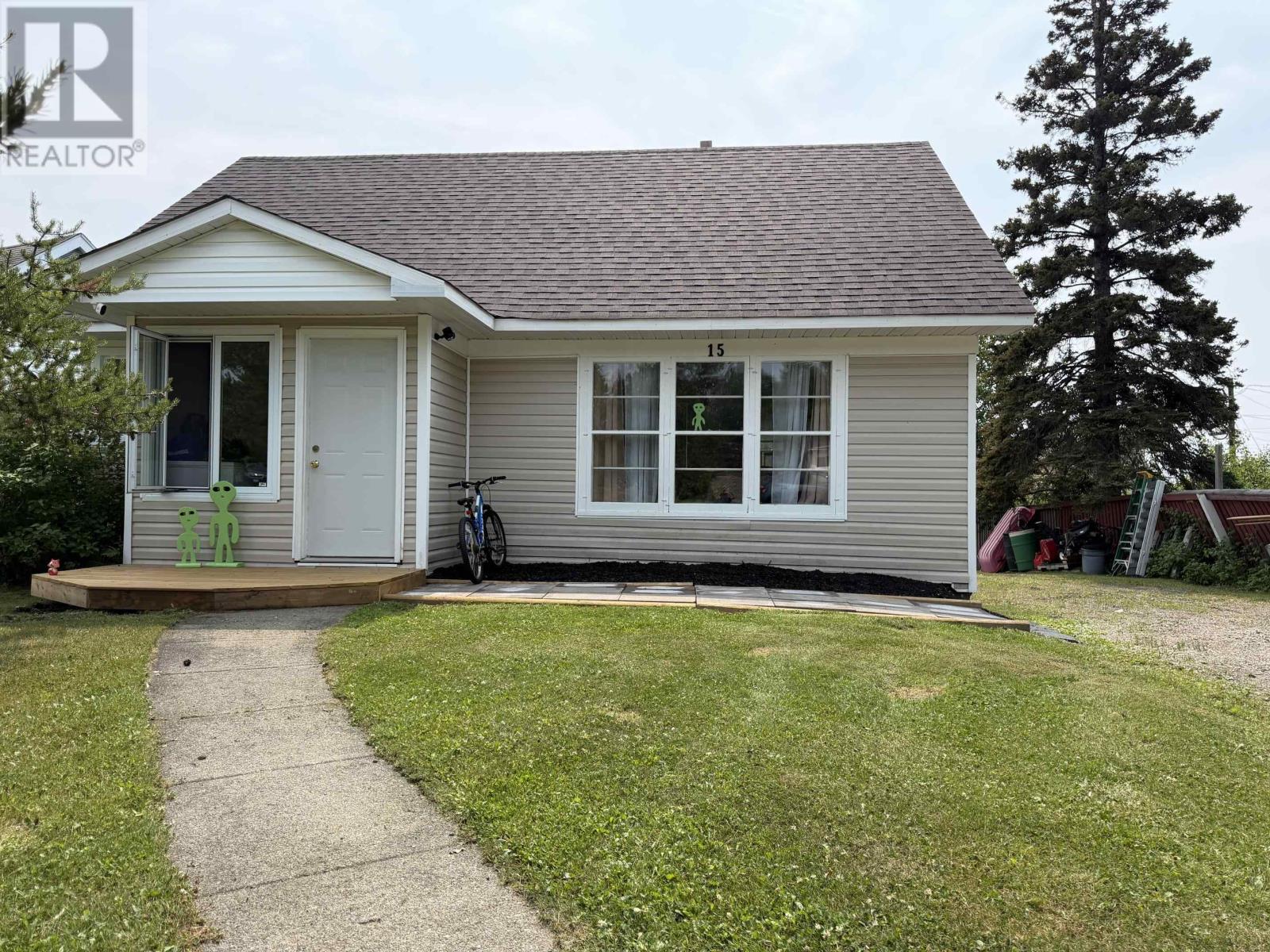 15 PRINCESS AVE - 42
