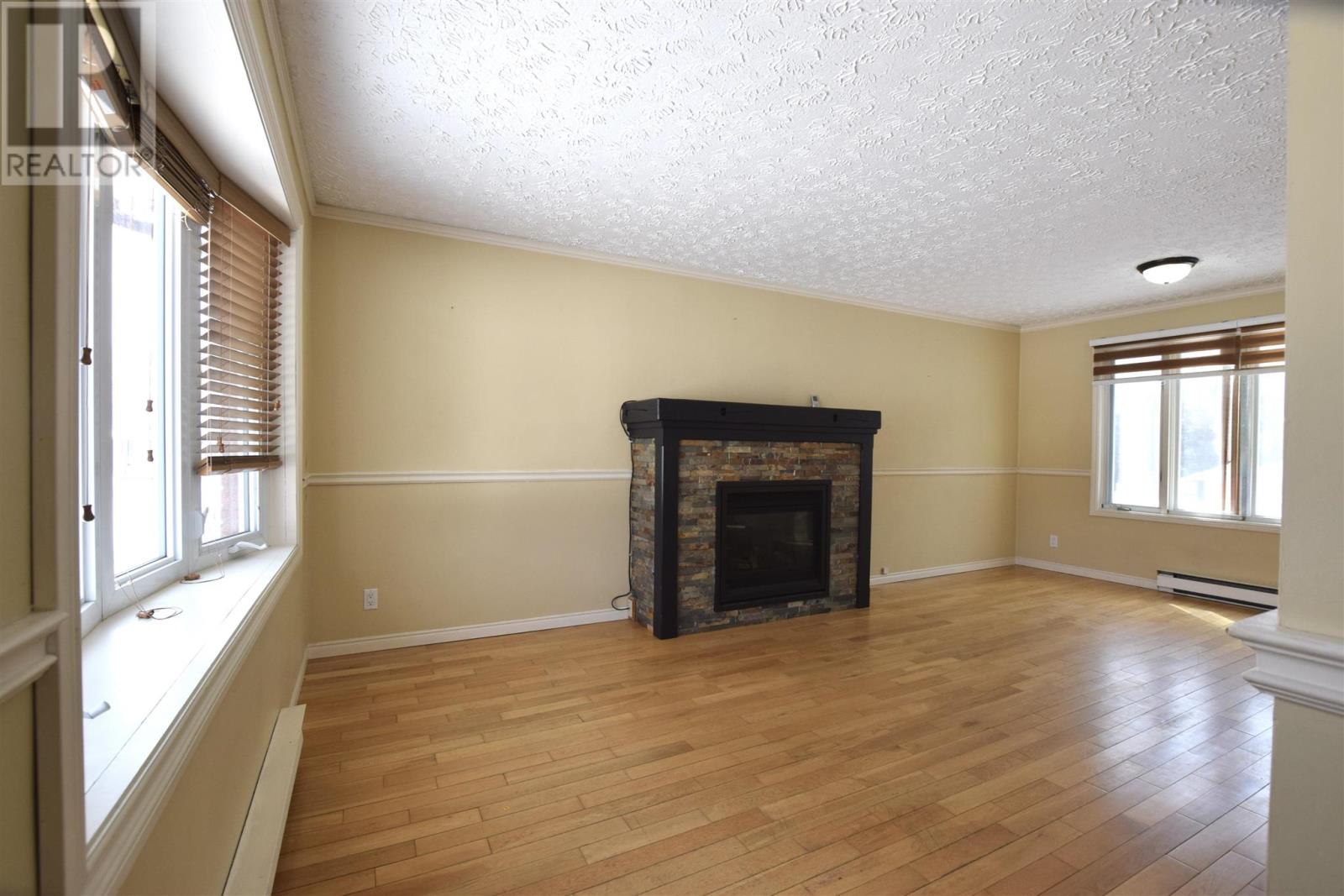 113 Rousseau CRES - 7