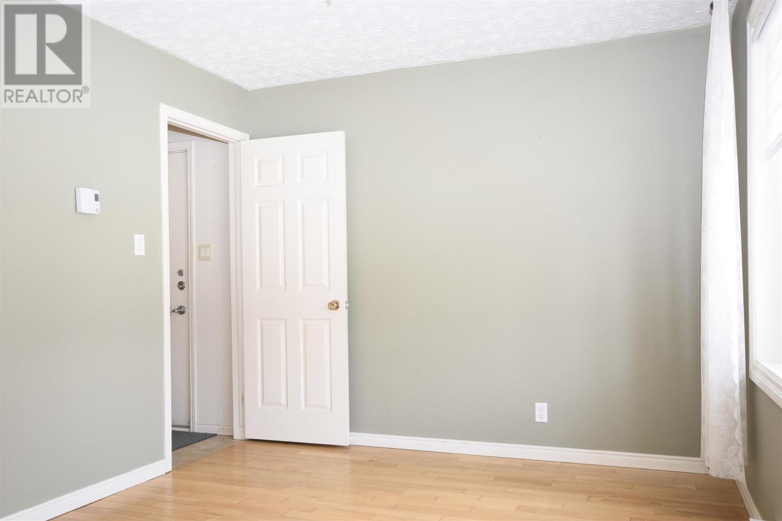 113 Rousseau CRES - 15