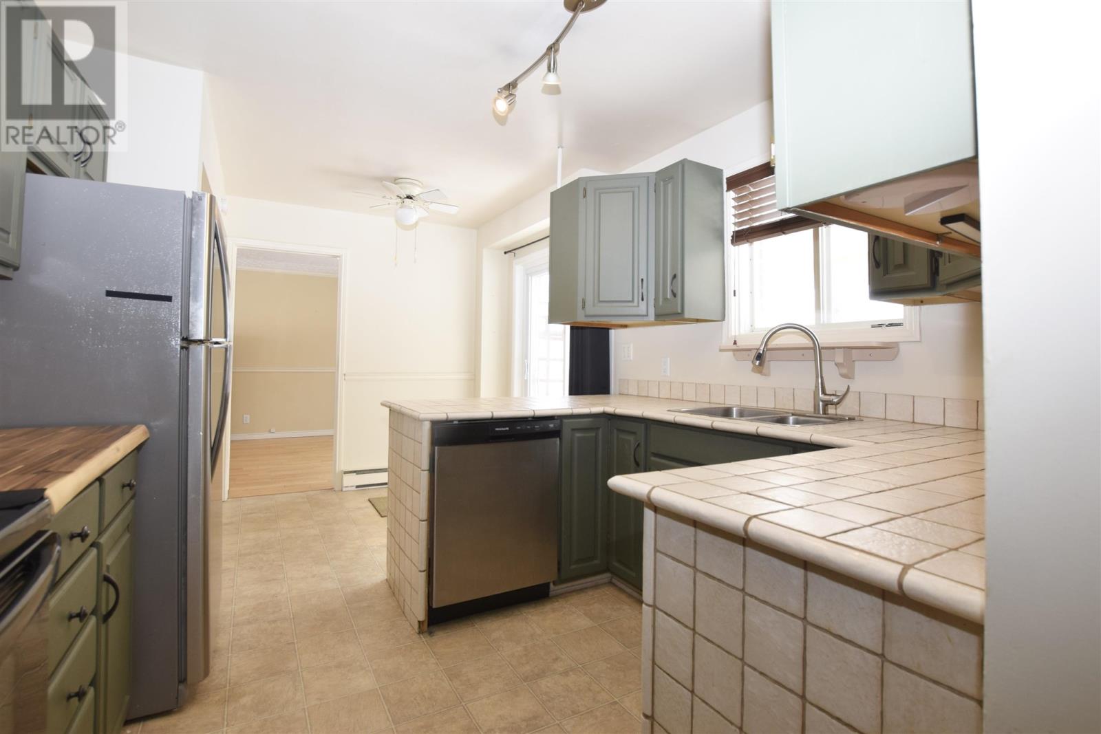 113 Rousseau CRES - 13