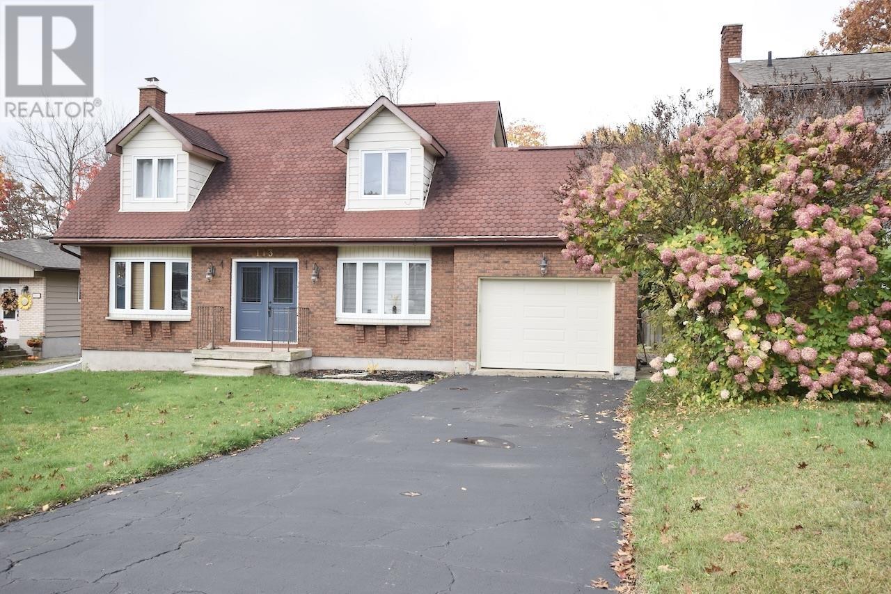 113 Rousseau CRES - 1
