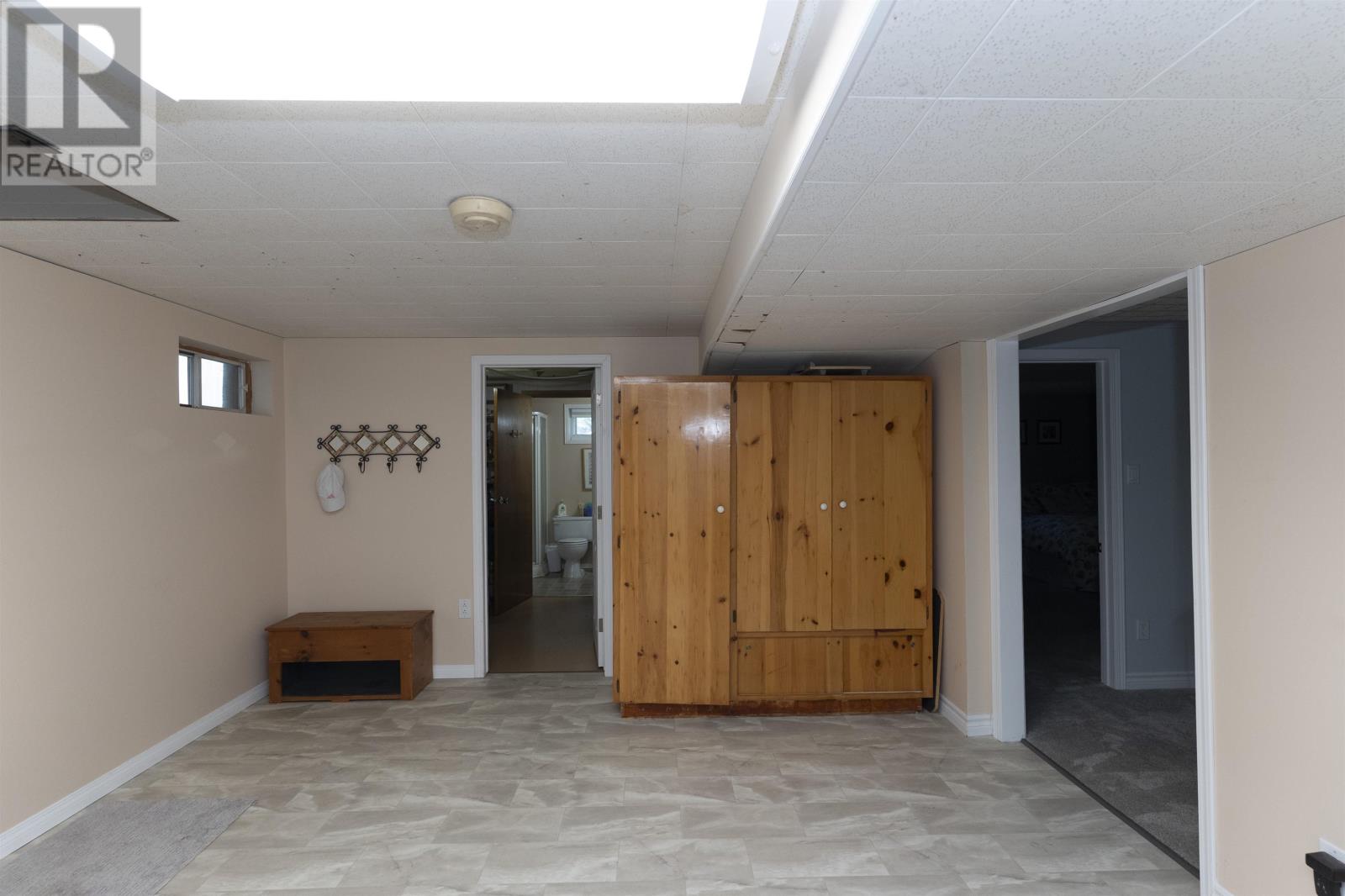 601 Edward ST S - 29