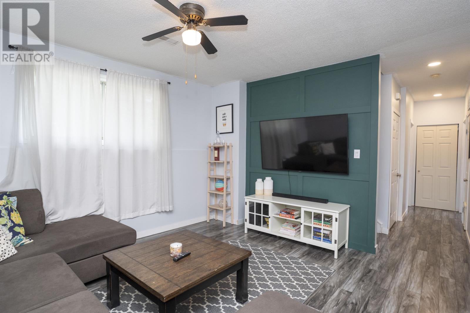 145 Conestoga ST - 25