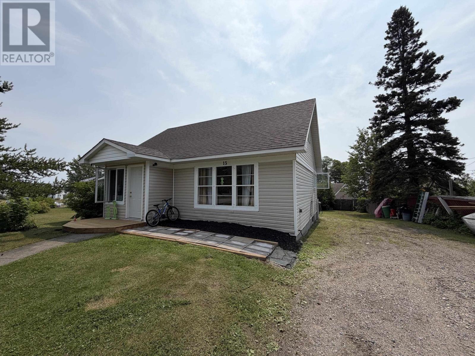 15 PRINCESS AVE - 1