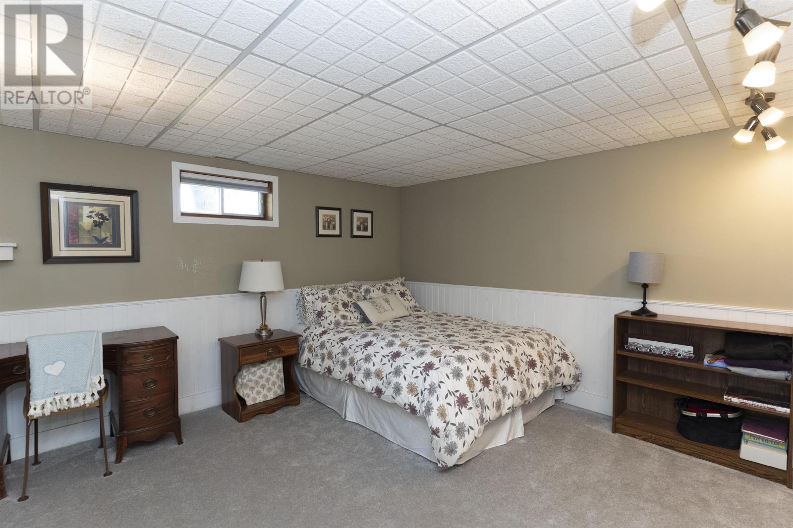 601 Edward ST S - 32