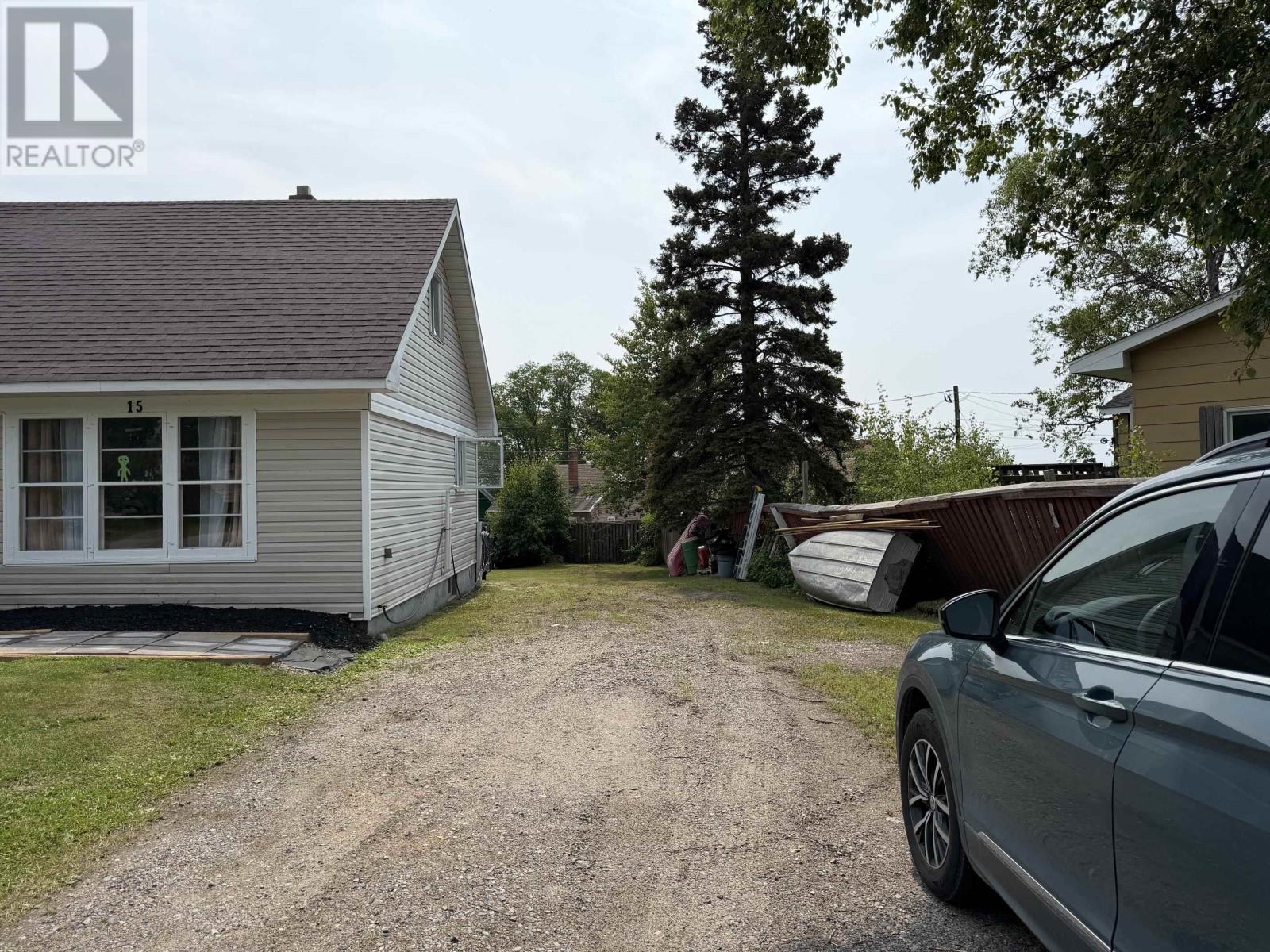 15 PRINCESS AVE - 41